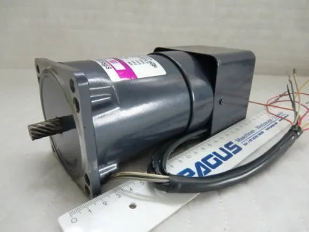 Elektromotor mit Bremse 60 W, 1700 U/min – RESALE