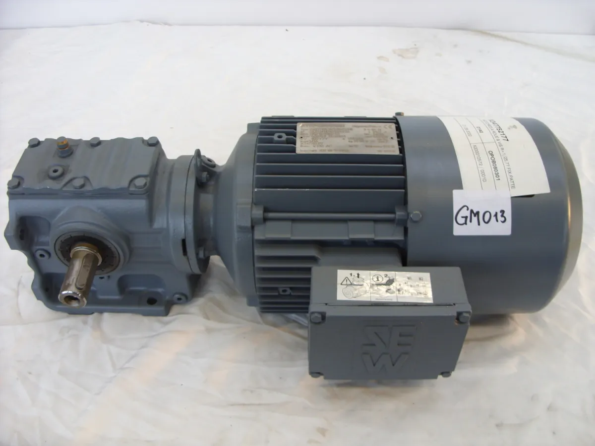 SEW USOCOME Getriebemotor 0,09/ 0,9 KW, 12/ 111 U/min