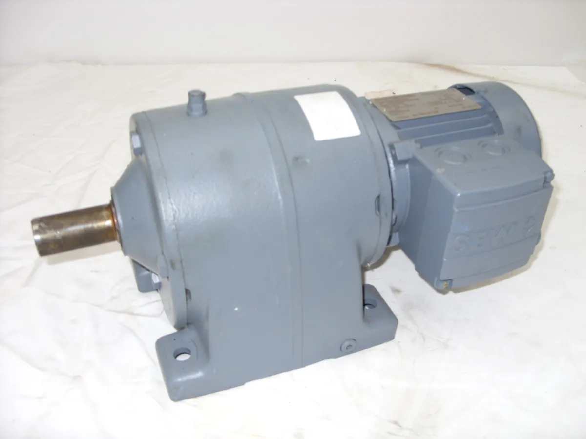 SEW USOCOME Getriebemotor 0,12 kW, 7,2 U/min