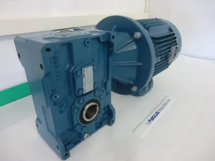 Lenze Getriebemotor 5,5 kW, 144 U/min – RESALE