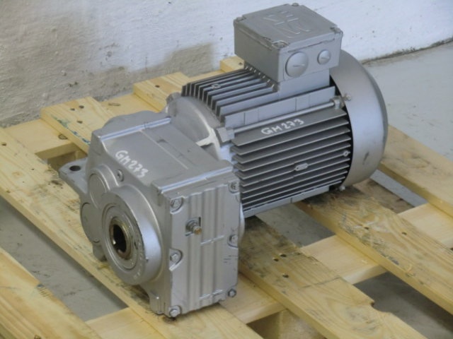 SEW Eurodrive Getriebemotor 2,2 kW, 81 U/min
