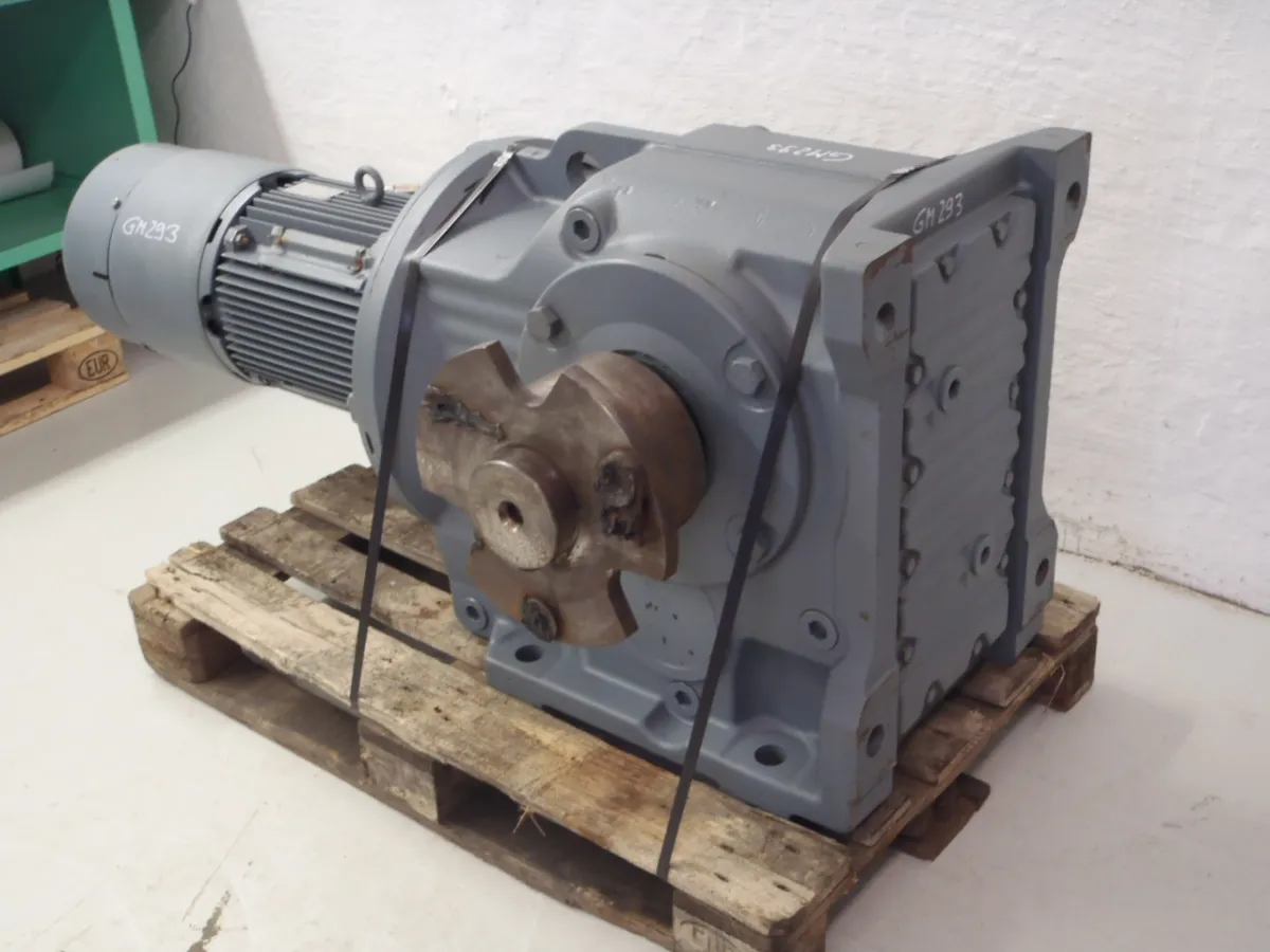 SEW Eurodrive Getriebemotor mit Bremse 33 U/min, 101 Hz