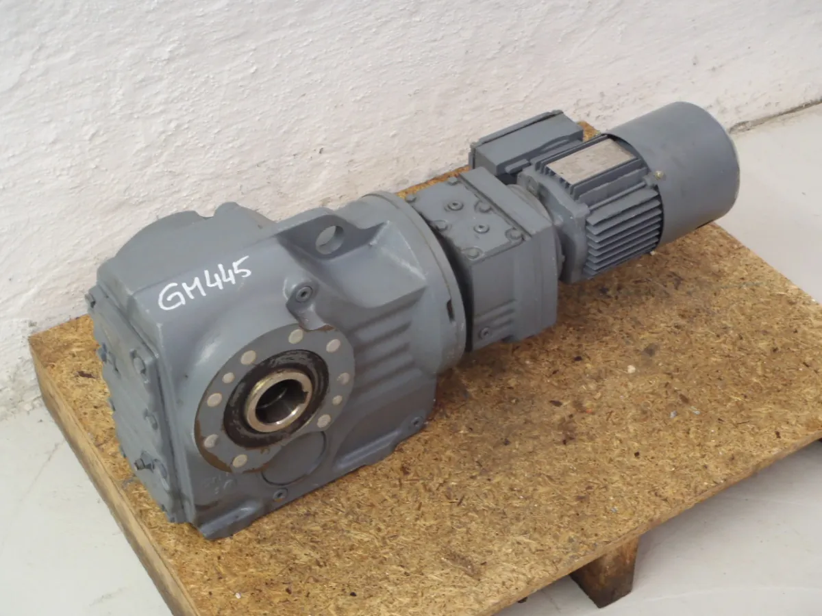 SEW Eurodrive Getriebemotor mit Bremse 0,37 kW 2,8 U/min
