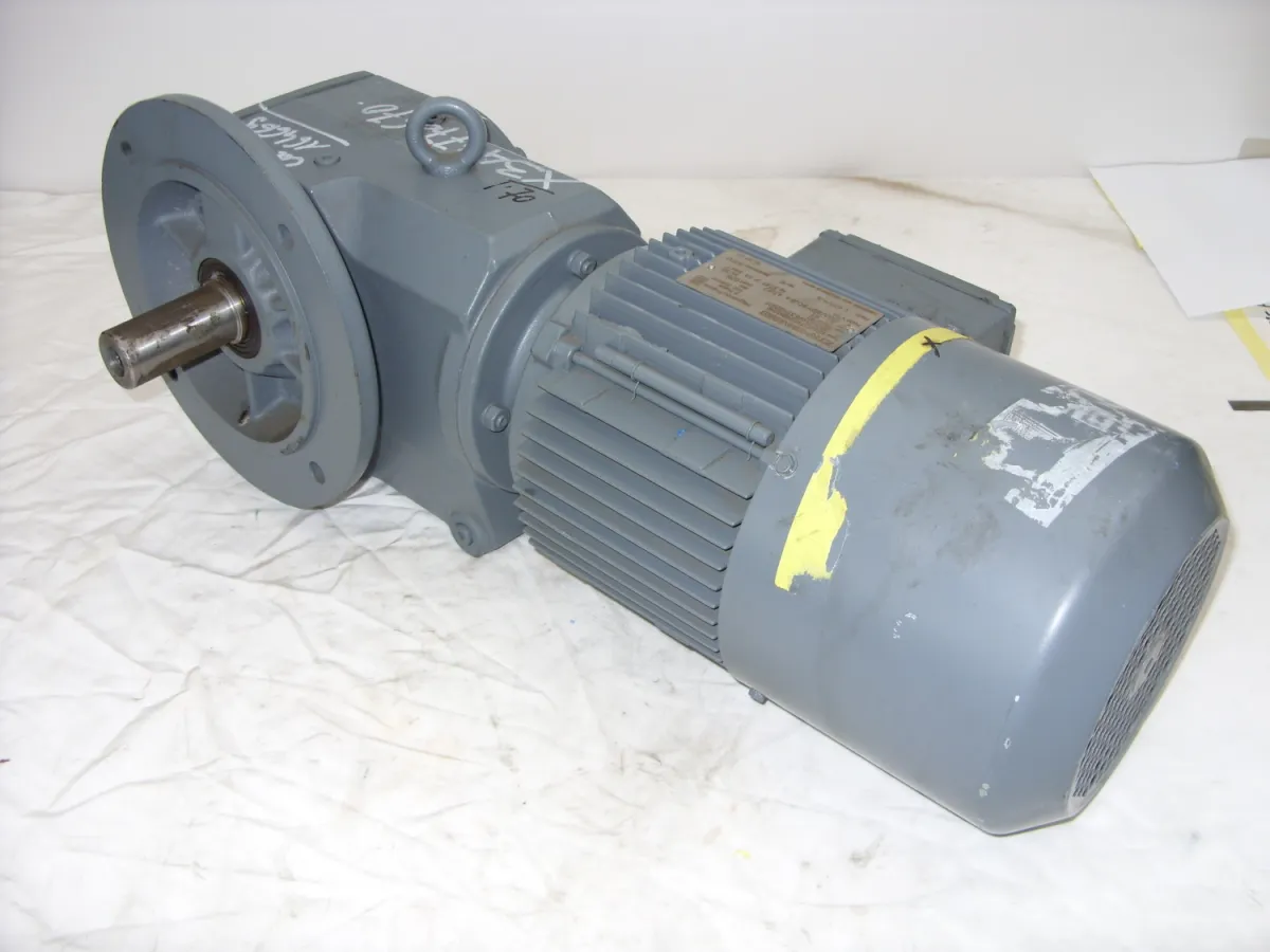 SEW USOCOME Getriebemotor 1,1 kW, 40 U/min