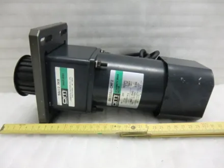 Oriental Motor Co. Ltd Getriebemotor mit Bremse 90W, 1250 / 1500 U/min – RESALE