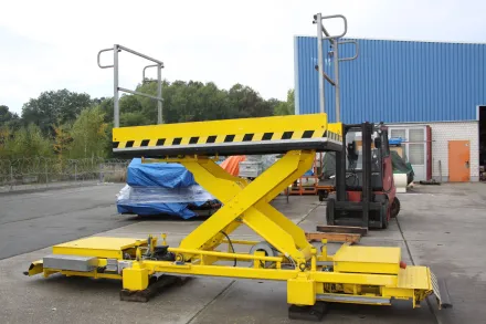 Arbeitsbühne 2000 kg – RESALE