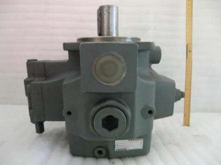 Rexroth Zahnradpumpe 1PV2 V4-22/50 – RESALE