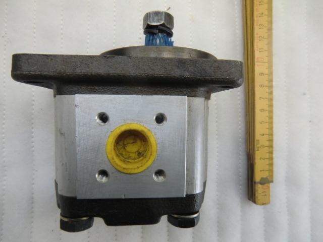 Commercial / Intertech Hydraulikpumpe P11A234BEEJ06-85