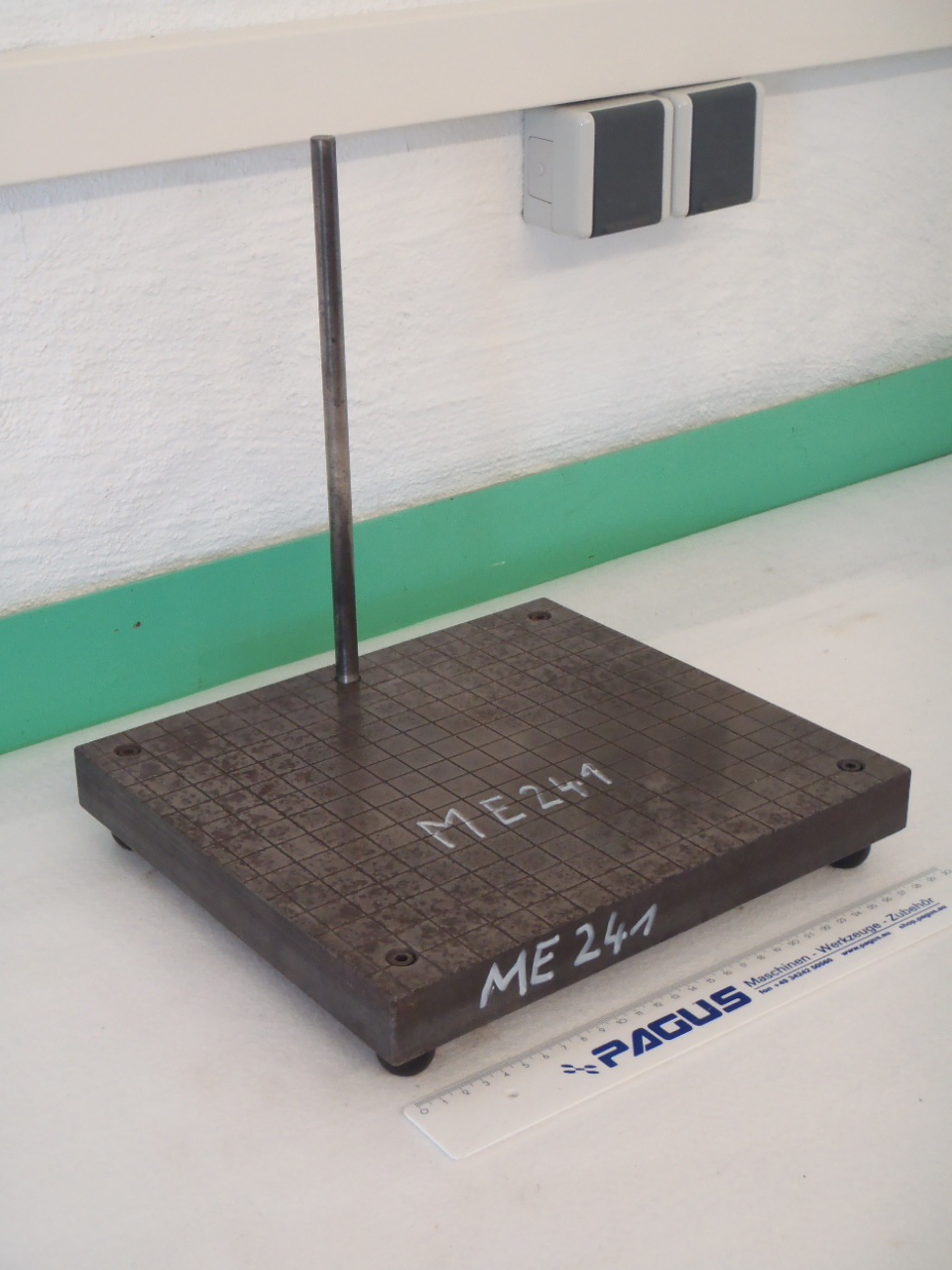 Messplatte mit Messstativ 300 x 270 mm