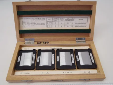 Massi Oberflächen Vergleichsplatten Rundschleifen – RESALE
