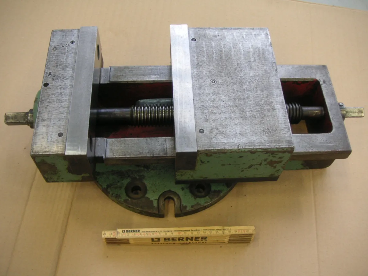 Stanko Maschinenschraubstock 250 mm, 220 mm