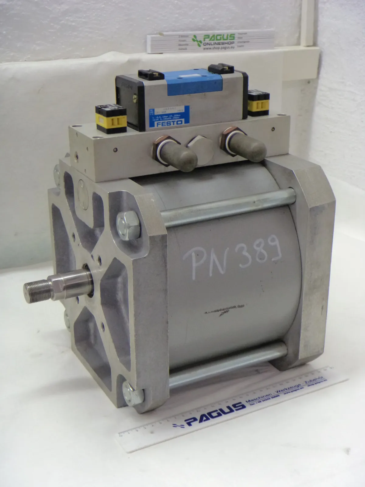 Festo pneumatischer Hubkolbenmotor