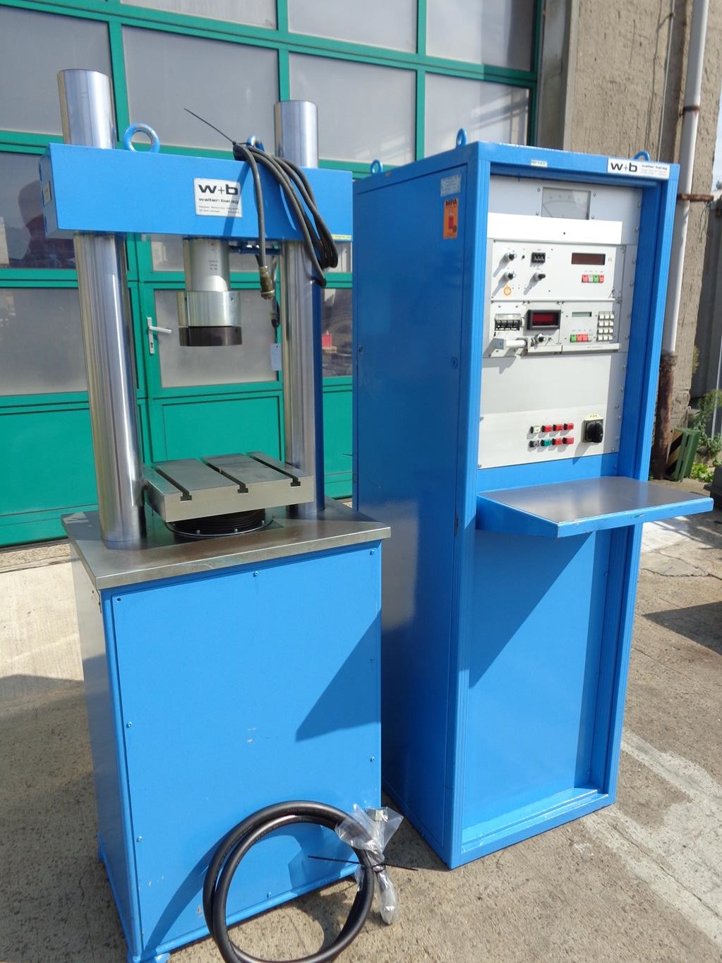 Hydraulische Prüfpresse 200 kN D-200-D