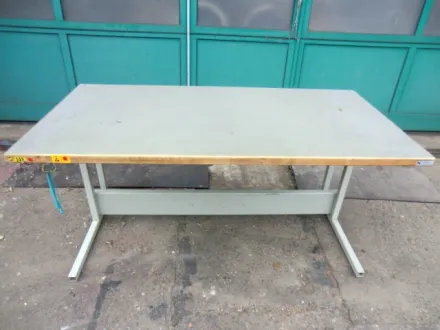 Arbeitstisch mit Erdung 1500 x 750 mm – RESALE
