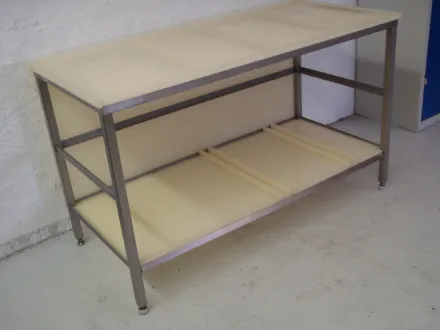 Edelstahl-Kunstoff-Arbeitstisch 1270 x 590 mm – RESALE