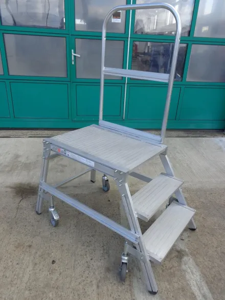 Podestleiter 1200 x 780 x 1740 mm – RESALE
