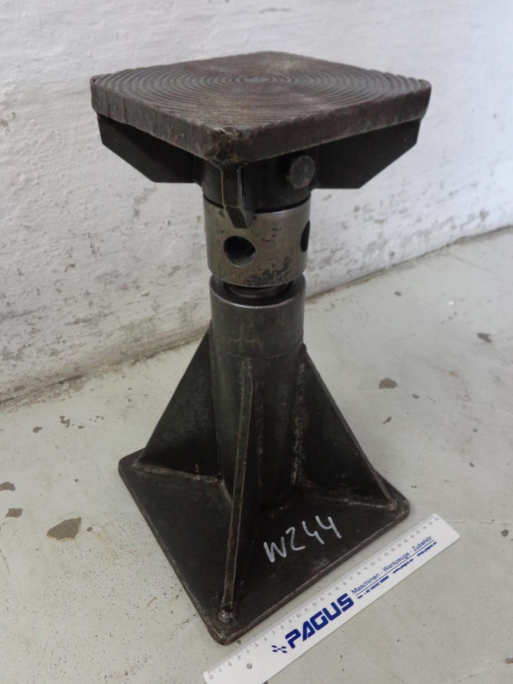 Schraubstütze 450 bis 660 mm
