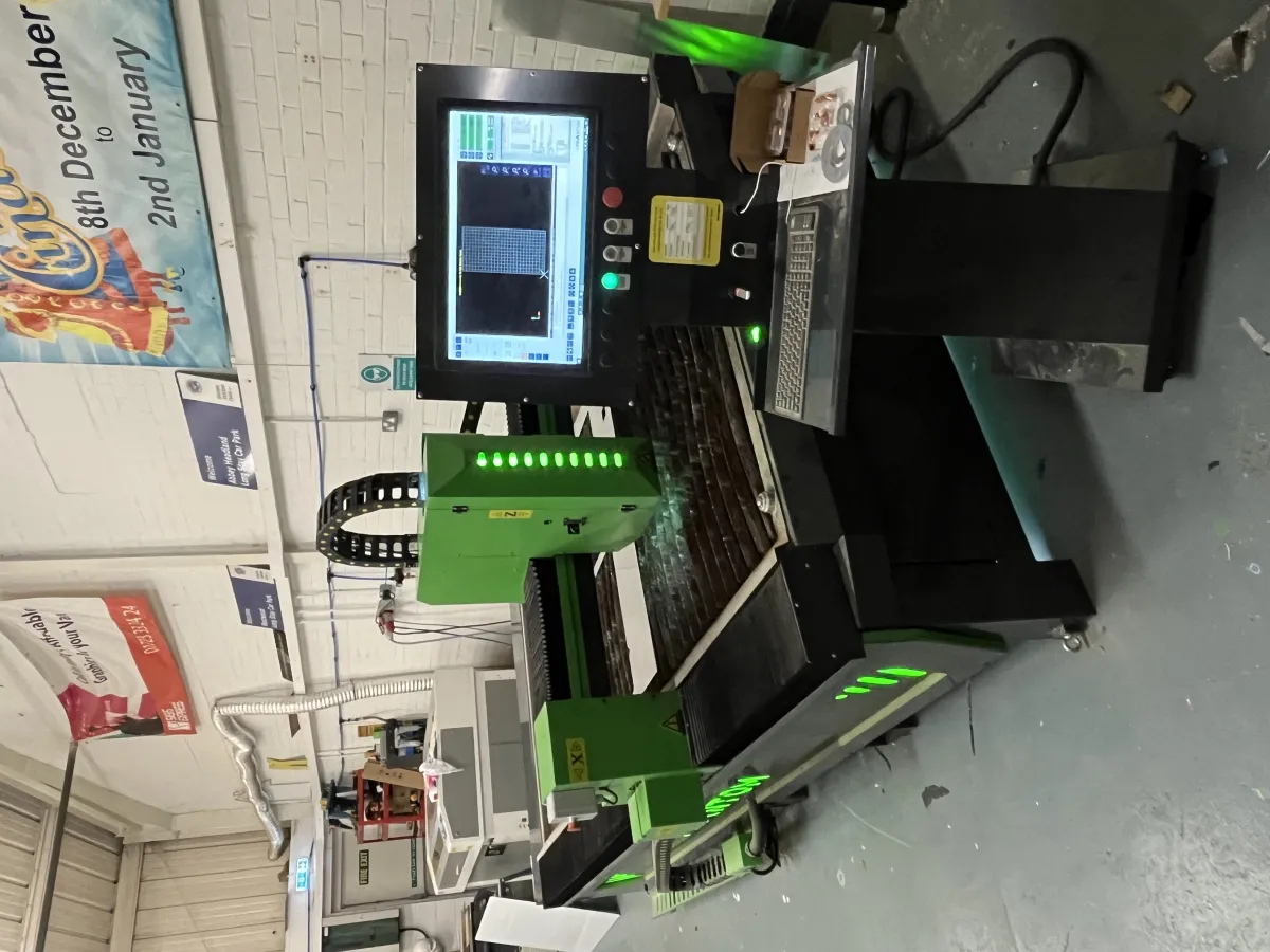 Mantech Phantom P26 Schneidemaschine