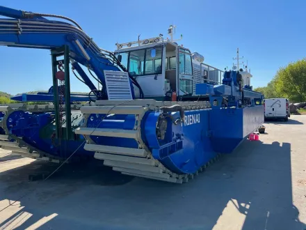 Multifunctional Amphibious Dredger PRIENAI Amphibischer Bagger – RESALE