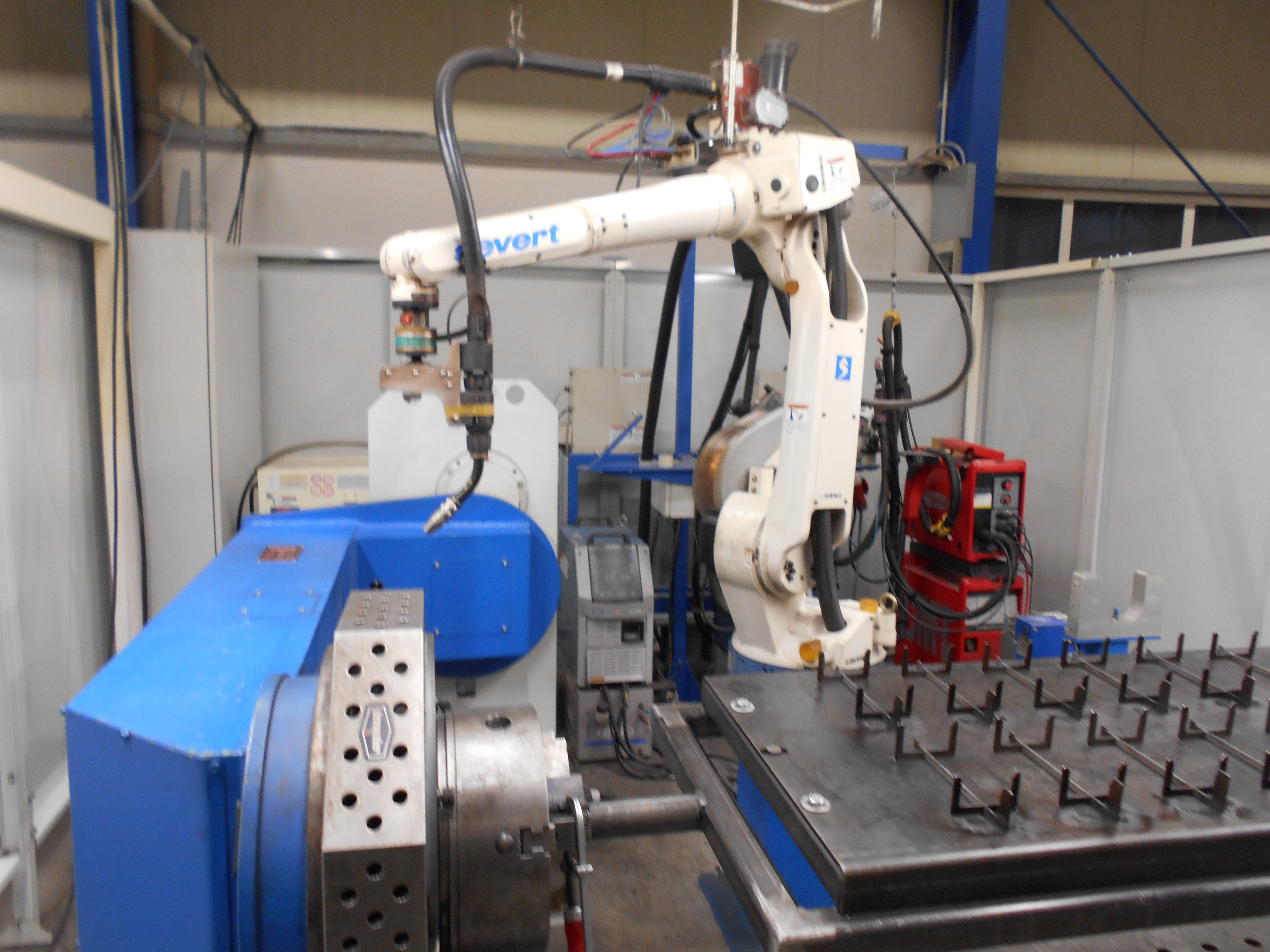 Severt AX V6L Schweißroboter-Kompaktzelle – RESALE