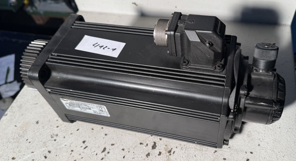 REXROTH MDD093B-N-030-N2L-110GA2 Motor