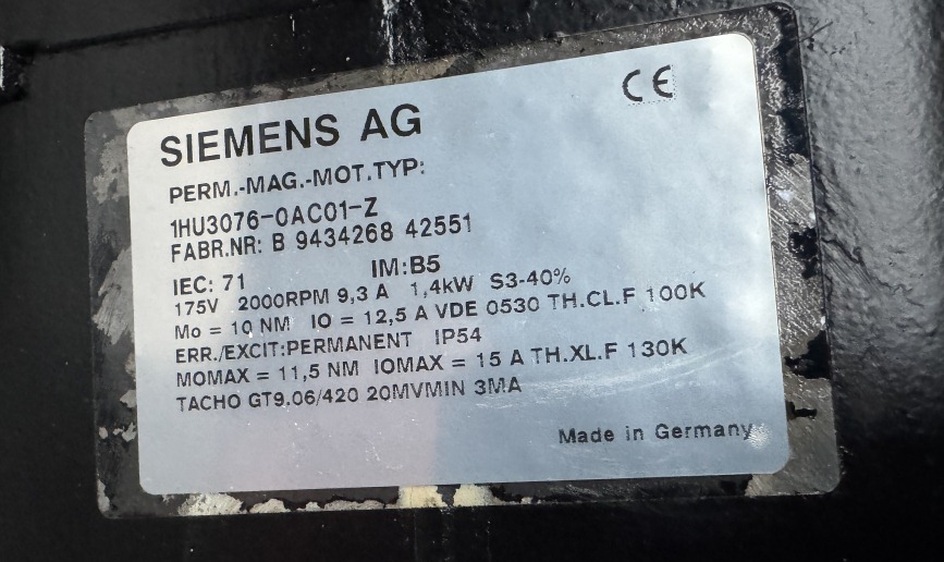 SIEMENS 1HU3076-OAC01-Z Motor