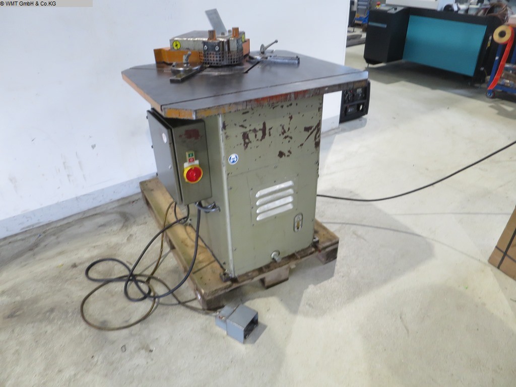 DMF 4U - 250 Ausklinkmaschine
