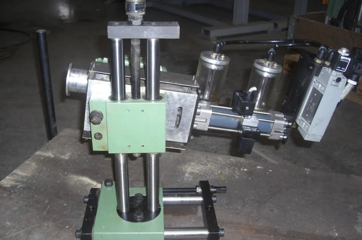 HOMAG Putzaggregat / buffing unit Oszillierendes Putzaggregat