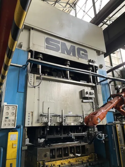 Smg HZPU 1400/900 - 3600/2500 Doppelständerpresse – RESALE