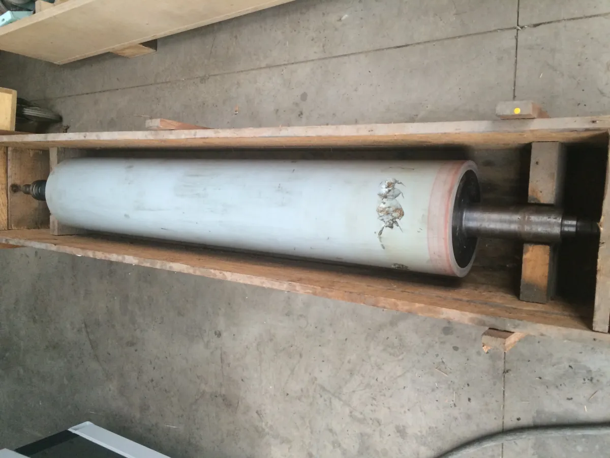 Hymmen Ersatzwalze 1400 mm Muss gummiert werden Lack-Ersatzwalzen