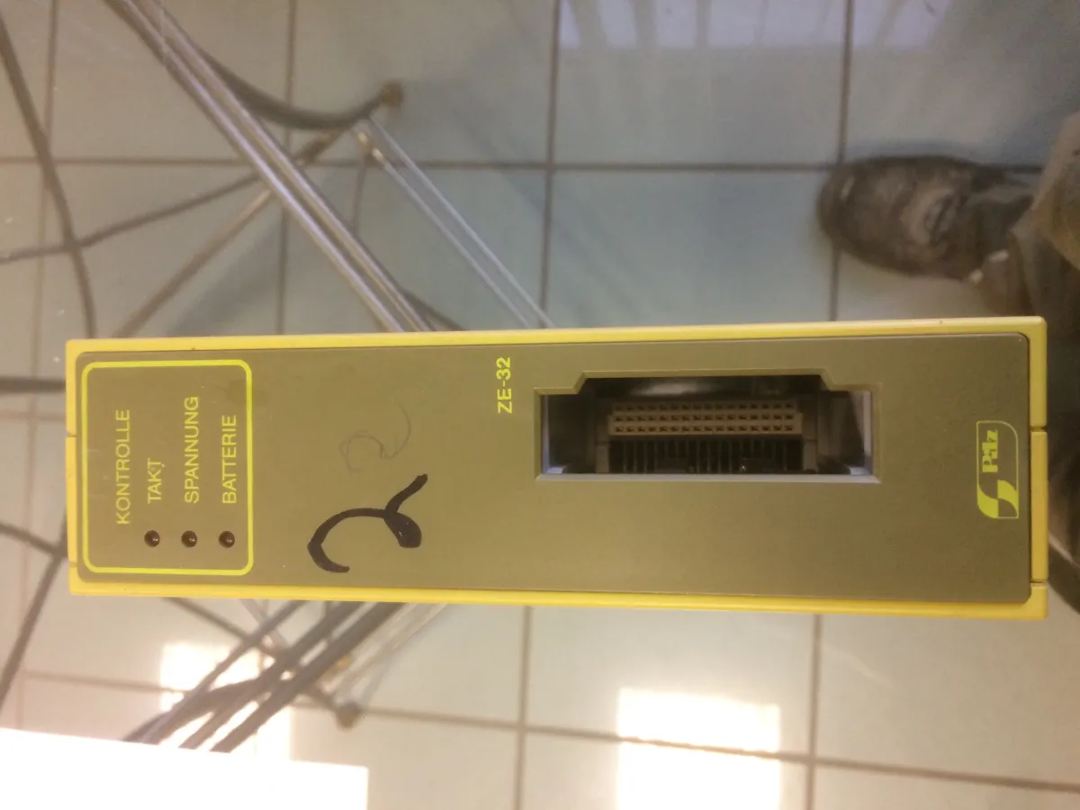 Pilz Zentraleinheit C-P8-ZE-32 Elektronikkarten