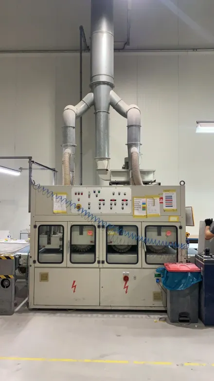 Venjakob Profilflächen Glättmaschine Typ VBS 1300 Bürstenschleifmaschine – RESALE