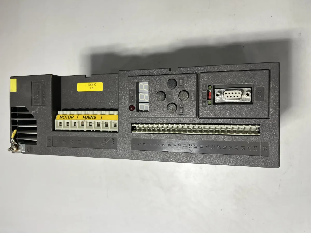 KEB 07.F0.R01-4A08 1,8kVA 0,75 kW 4,5A Frequenzumricht Elektronikkarten