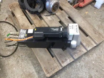 Indramat SMZ Motor Typ DIS. E13676 mit C Achse HSK 63 Aufna Motoren und Getriebe – RESALE