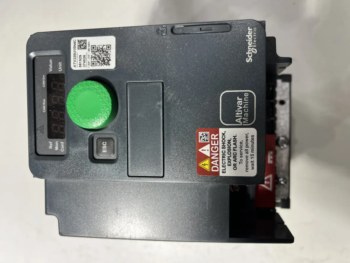 Schneider Electric Altivar 320 ATV320U15N4C 1,5kW Elektronikkarten