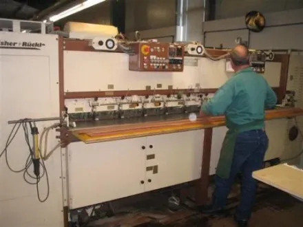 Fischer Und Rückle Fischer Rückle Quer-Furierzusammensetzmaschine FQD Querzusammensetzmaschine – RESALE