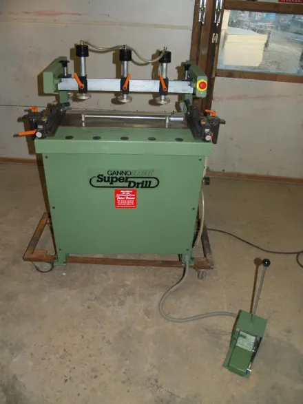 Gannomat Dübelbohrmaschine Super Drill Lochreihenbohrmaschine – RESALE