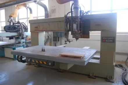 Scm Routron CNC-Bearbeitungszentrum 4-Achs – RESALE