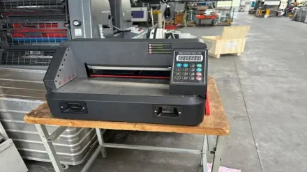 Pandway E3304 cutting machine Schneidemachine – RESALE