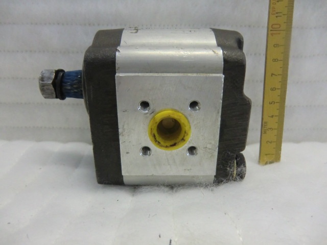 Commercial / Intertech Hydraulikpumpe P11A137BEEJ06-85