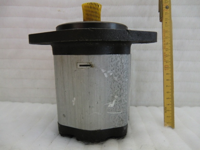 Commercial / Intertech Hydraulikpumpe P17A296BEFC44-65