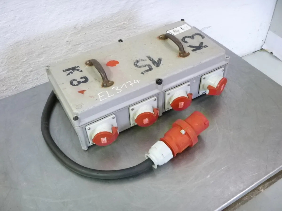 Mobiler Verteiler 63 A / 2x 32 A 3AC, 3x 16 A 3AC,