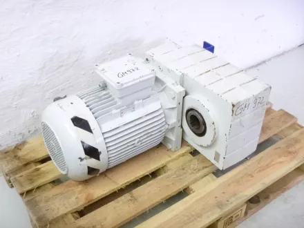 Lenze Getriebemotor 1,1 kW, 100 U/min – RESALE
