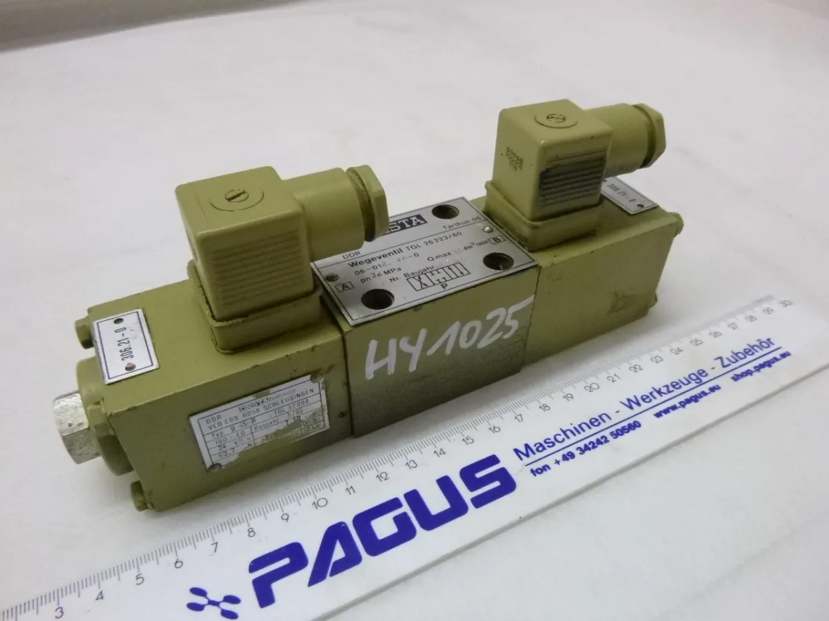 Orsta Hydraulik Wegeventil 06-012.12-0