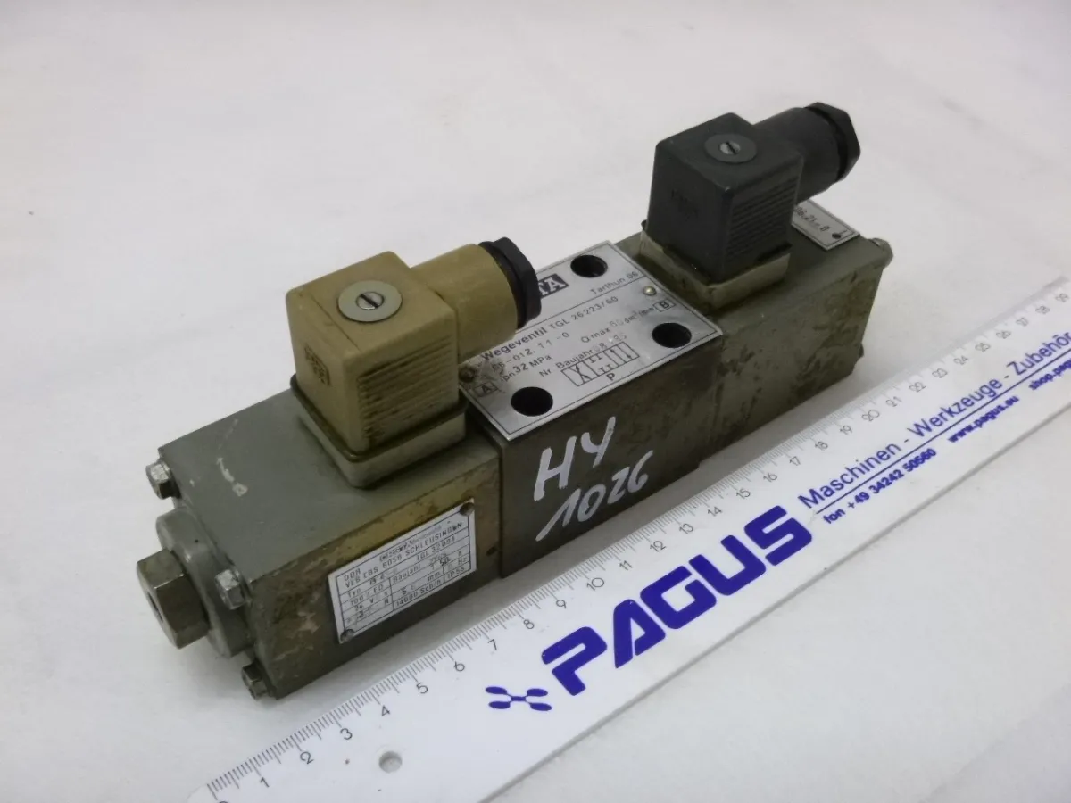 Orsta Hydraulik Wegeventil 06-012.11-0