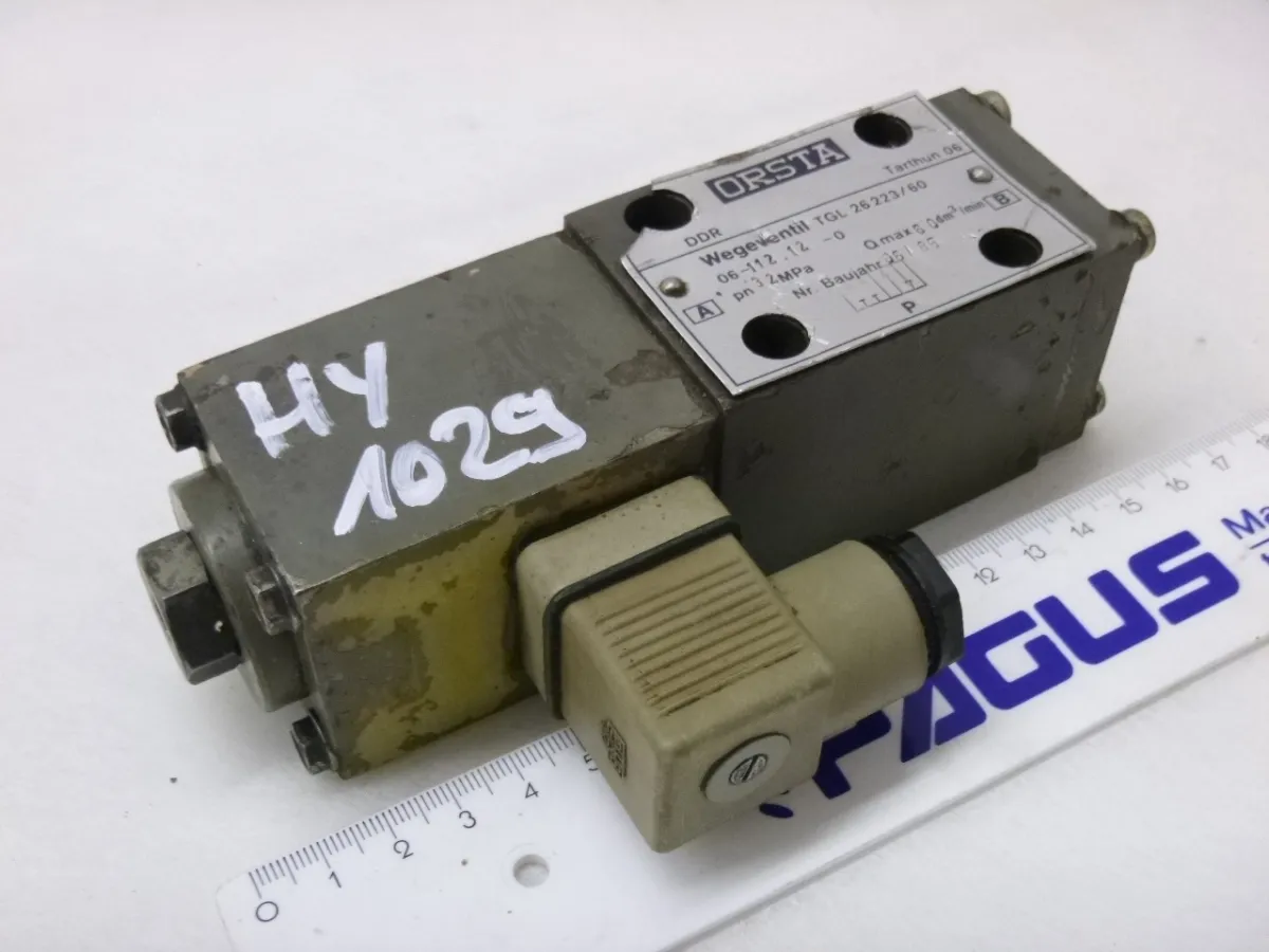 Orsta Hydraulik Wegeventil 06-112.12-0