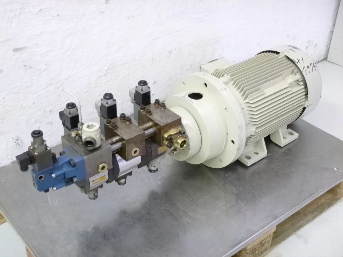 Dreifach-Hydraulikpumpe 1PF2G330 / 1PF2G226 / 1PF2