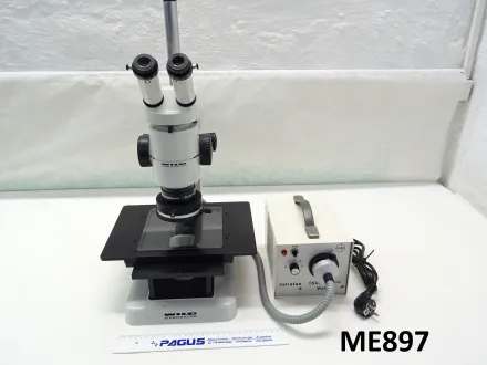 Stereomikroskop M8 mit Beleuchtung und Kreuztisch – RESALE