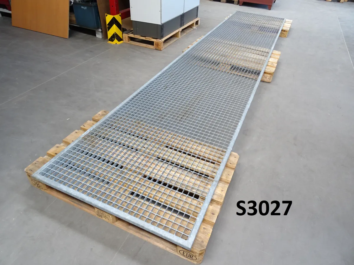 SchweiÃ?pressrost mit Rahmen 5275 x 1030 mm