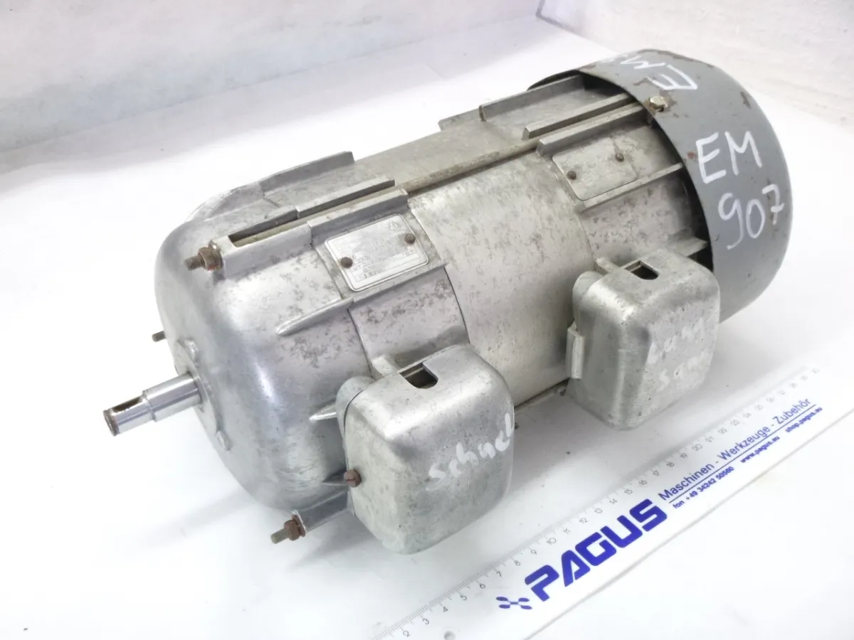 Drehstrom- Doppelläufermotor 0,8 kW, 1410 U/min